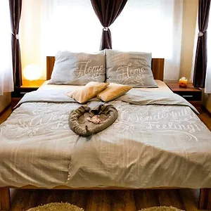 Wiky's With 3bathrooms Appartamento Budapest